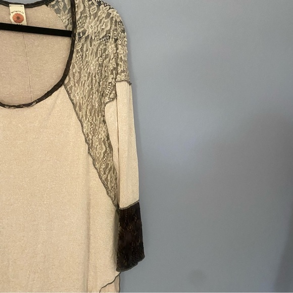Anthropologie Magnolia LA Cream Blouse with Brown Lace & Velvet Accents Size M - Picture 3 of 14